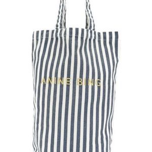 IN search of this tote bag!!!